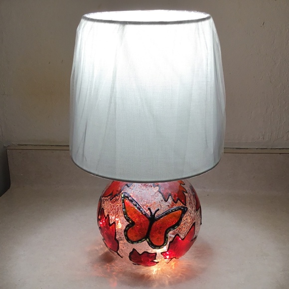 New, Fall Leaves and Butterfly Hand painted Small lamp. - Picture 1 of 6